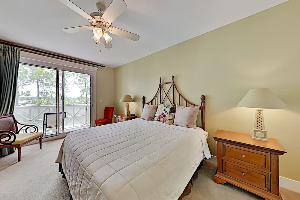 New Listing! Spacious Bayside W/ Pool, Beach 3 Bedroom Condo