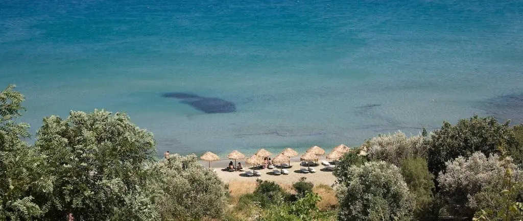 Seaside small villa near beach