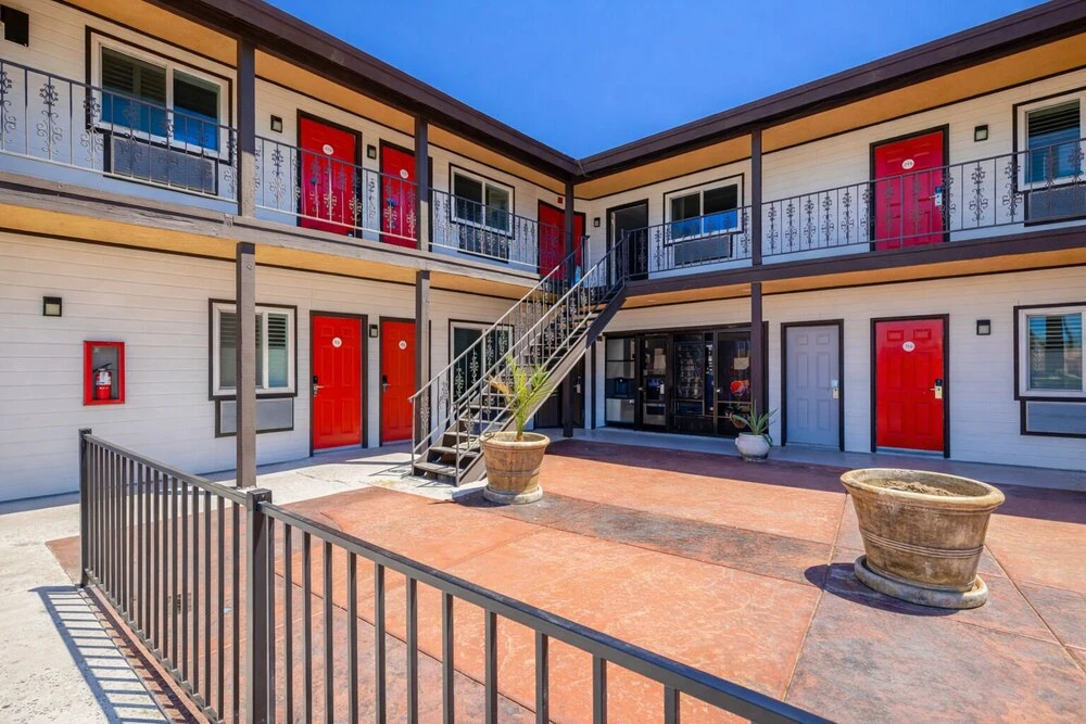 Avenida VIctorville by Aurelia