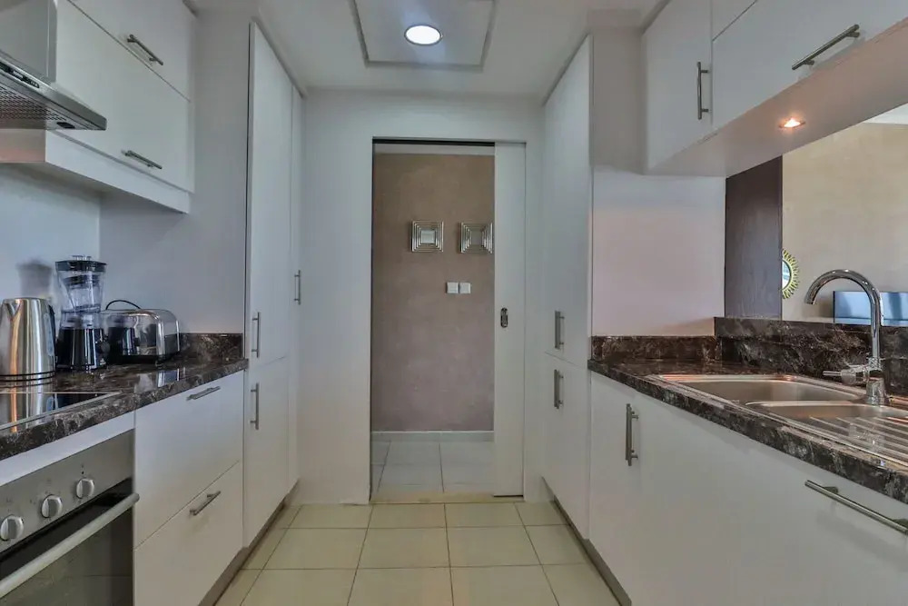 HiGuests - The Residences Tower 8
