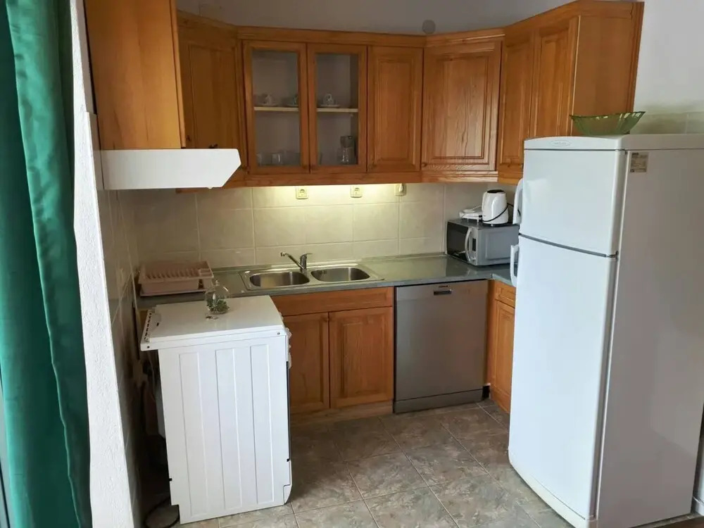 Lovely 2-bedroom Apartment in Poljica