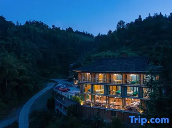 Yuelai Courtyard Hotel (Longsheng Longji Terrace Observation Deck)