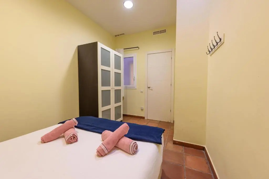 RamblasRentals Chic & Spacious Flat Pool Table 15M Ramblas - Parking - Wifi
