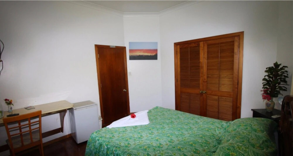 Lynn's Getaway Hotel
