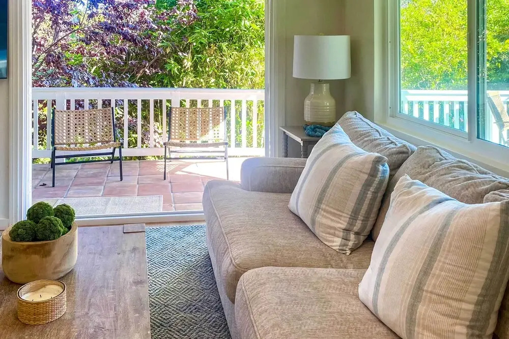 Cozy Cali Condo, Walk to Summerland Beach!