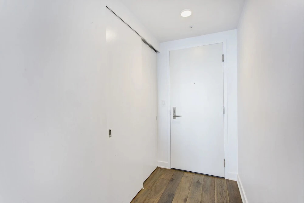 Bell Centre Apartments by Hometrotting