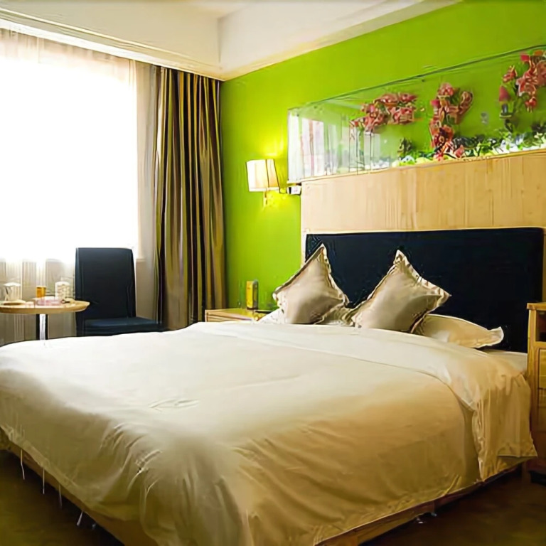 Xinglong Hotel