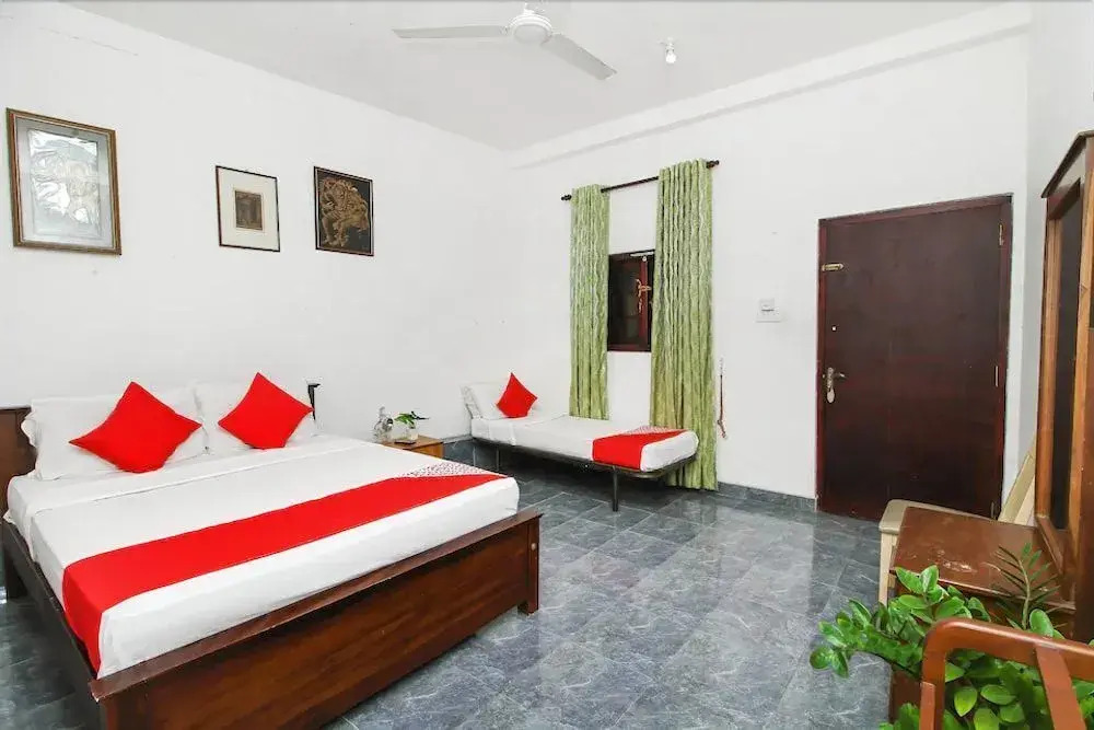 Hotel Damas Kadawatha by OYO Rooms