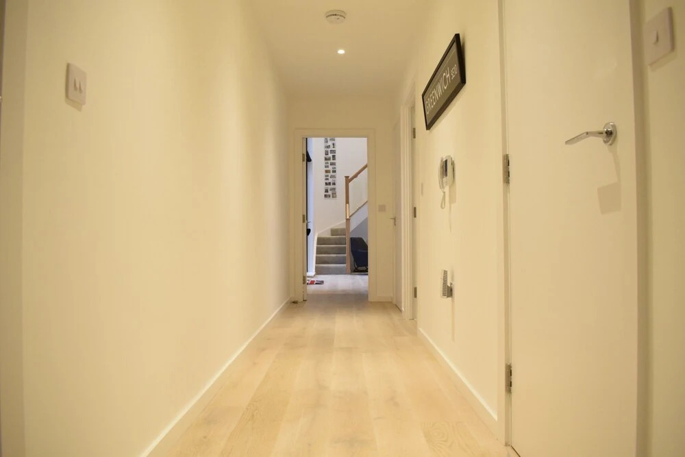 Spacious Greenwich Flat