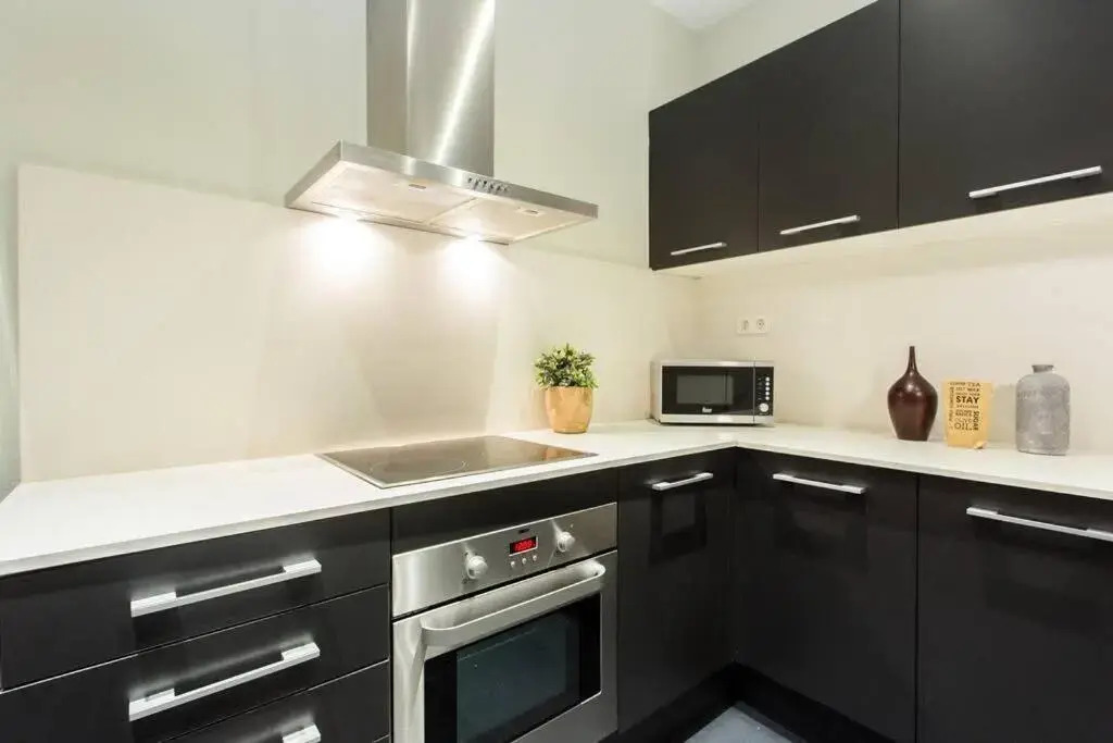 Bright and modern 4bedroom with terrace in Las Ramblas P2