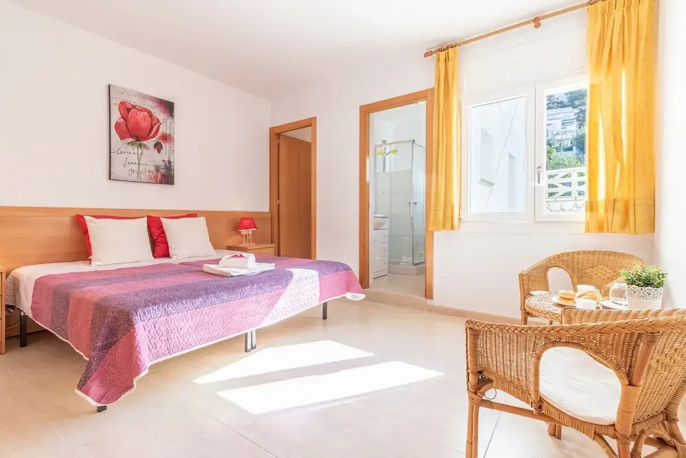 3 Bedroom Villa in Roses Near the Beach