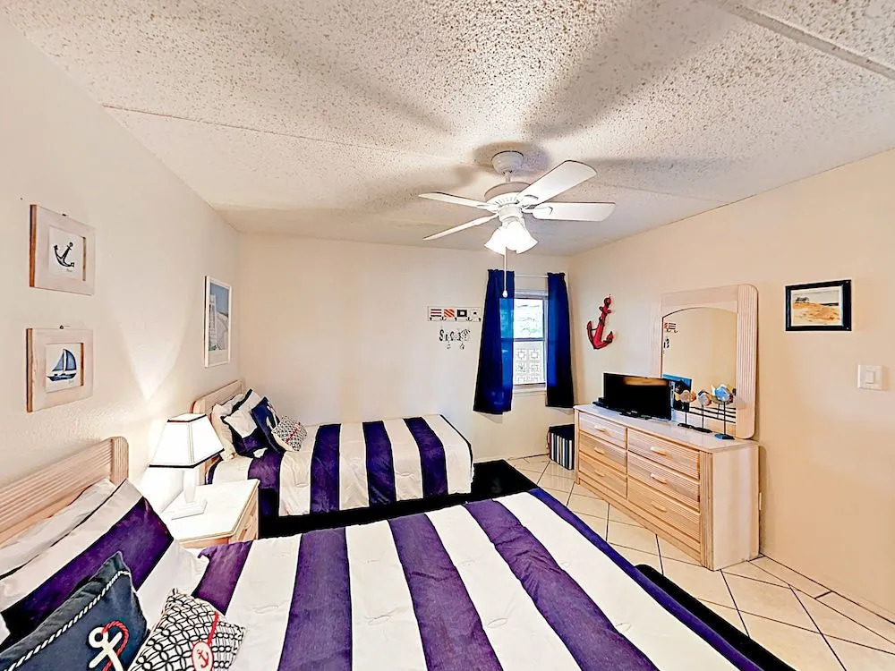 4400 Gulf Blvd Condo Unit 107