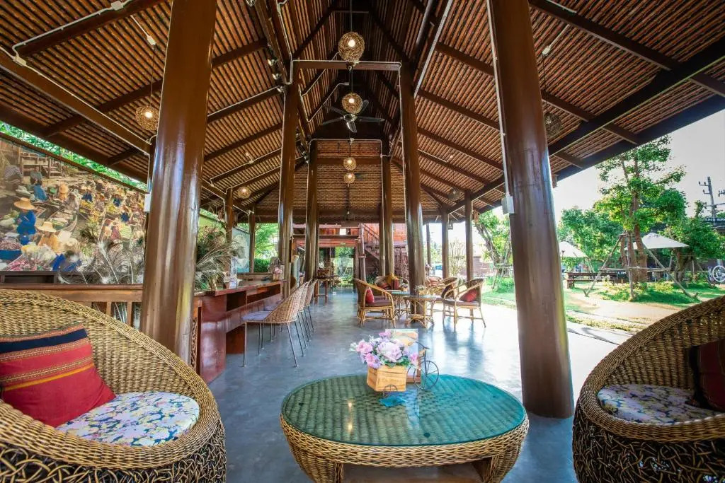 Maikaew Damnoen Resort