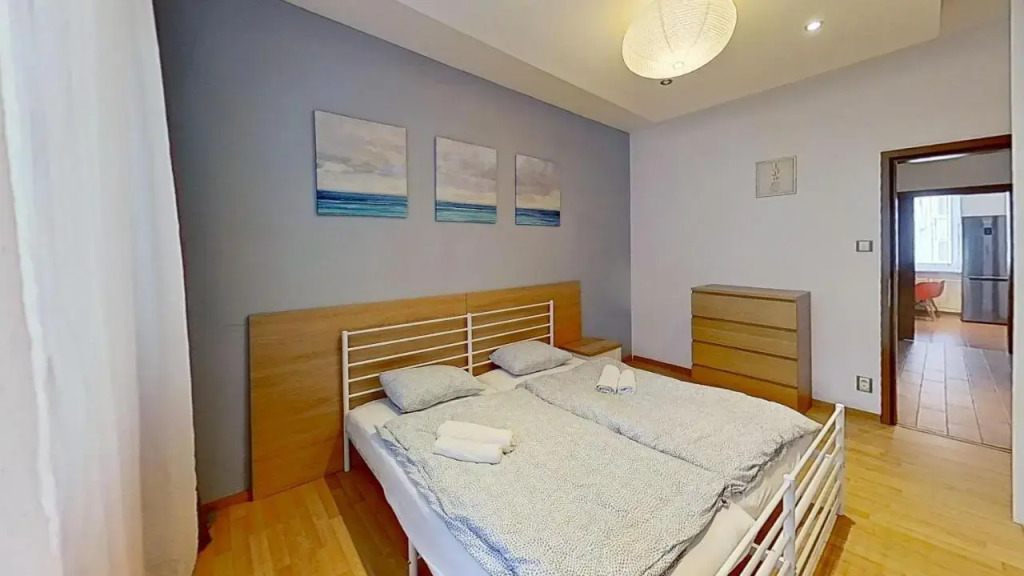 2 separate BD apt very close to the city centre