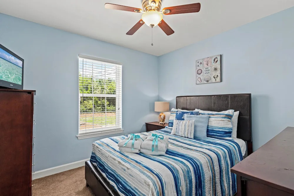 Charming 3bd/2ba Home Close to the Beach! Sleeps 8!