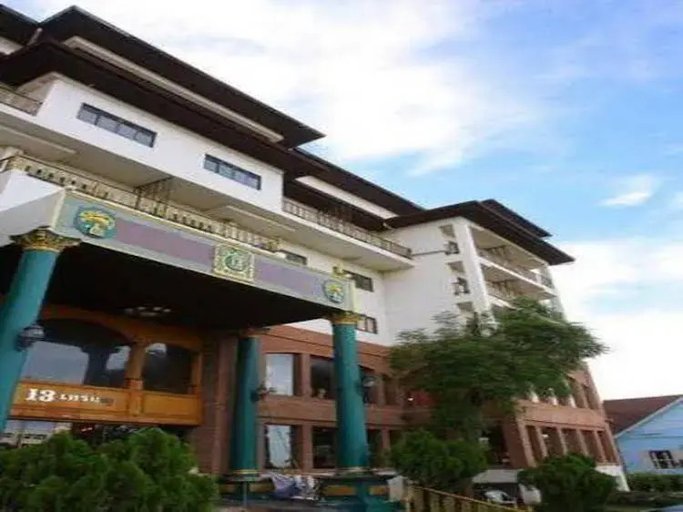 13 Coins Bang Yai Hotel