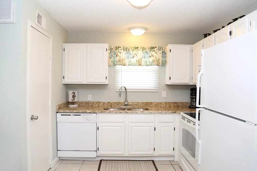 Sunrise Ge 212 2 Bedroom Condo by RedAwning