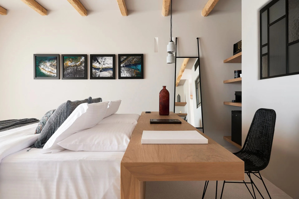 Cave Suites Milos