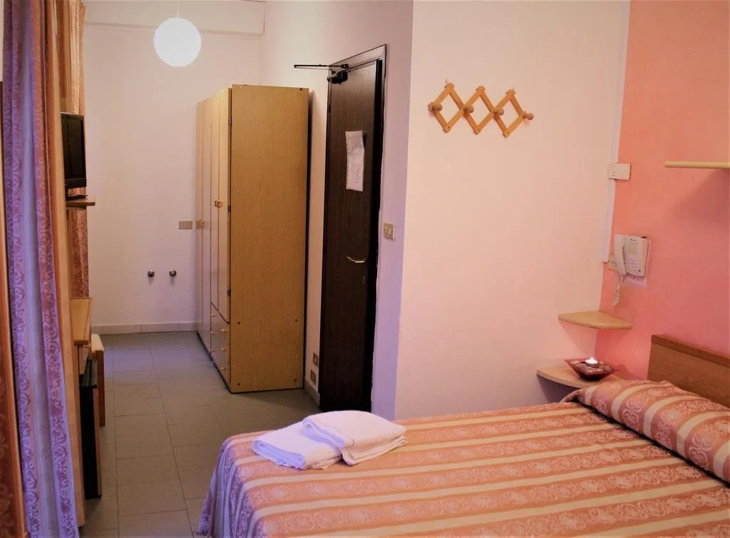 Hotel Midi
