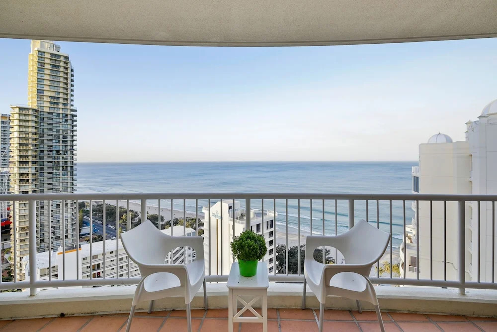 Beachfront Luxury 3 Bedroom Apartment