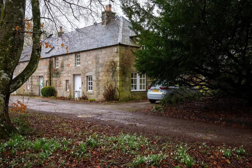 Traditional & Homely 2BD Cottage in Kemnay