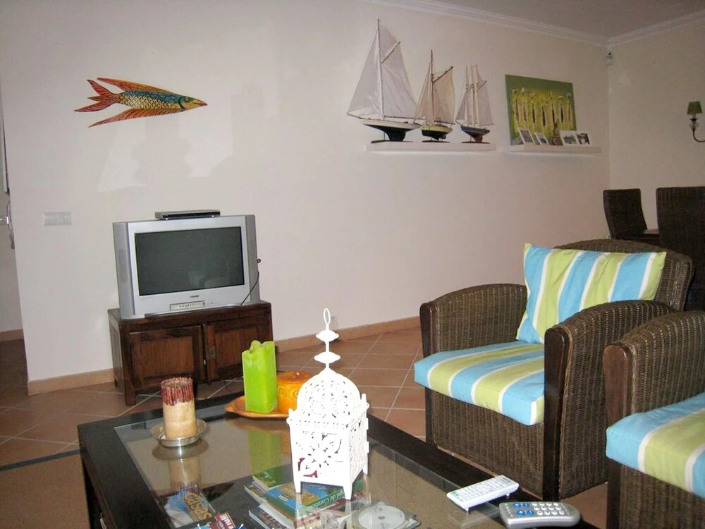 Apartment with 2 Bedrooms in Olhos de Água, with Pool Access, Furnished Garden And Wifi - 200 M From the Beach