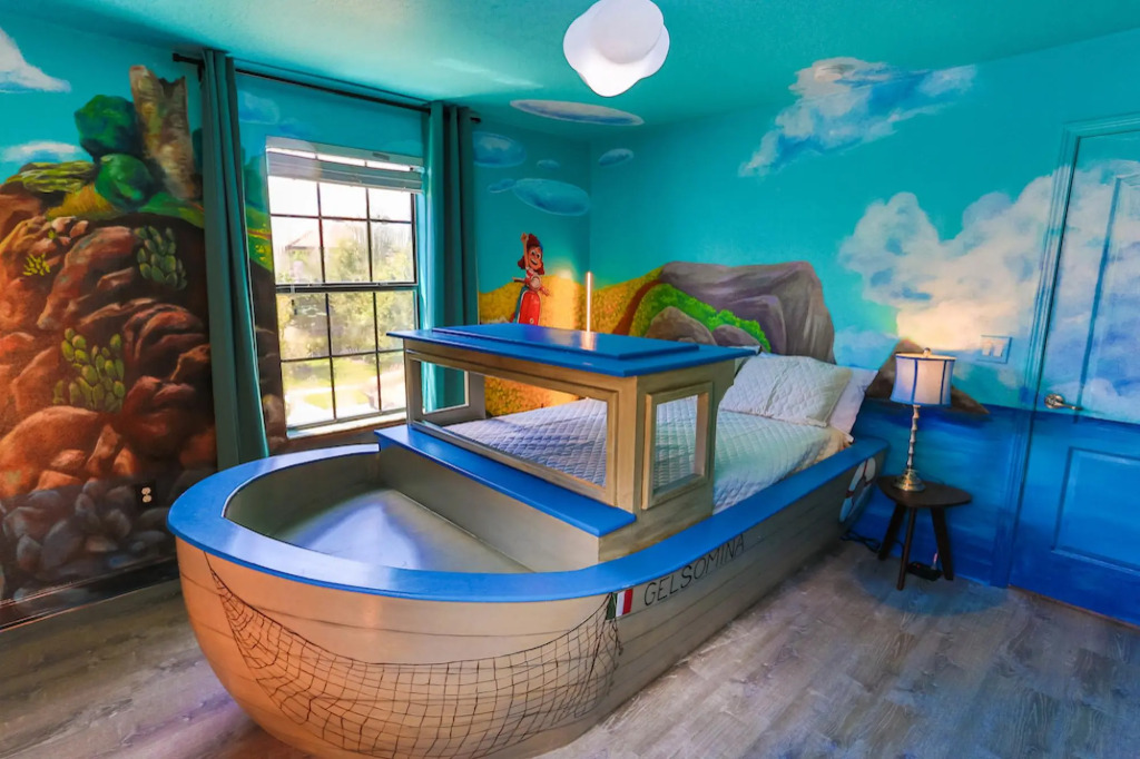 Pixar Paradise Pool & Spa Sleeps 20 Near Disney