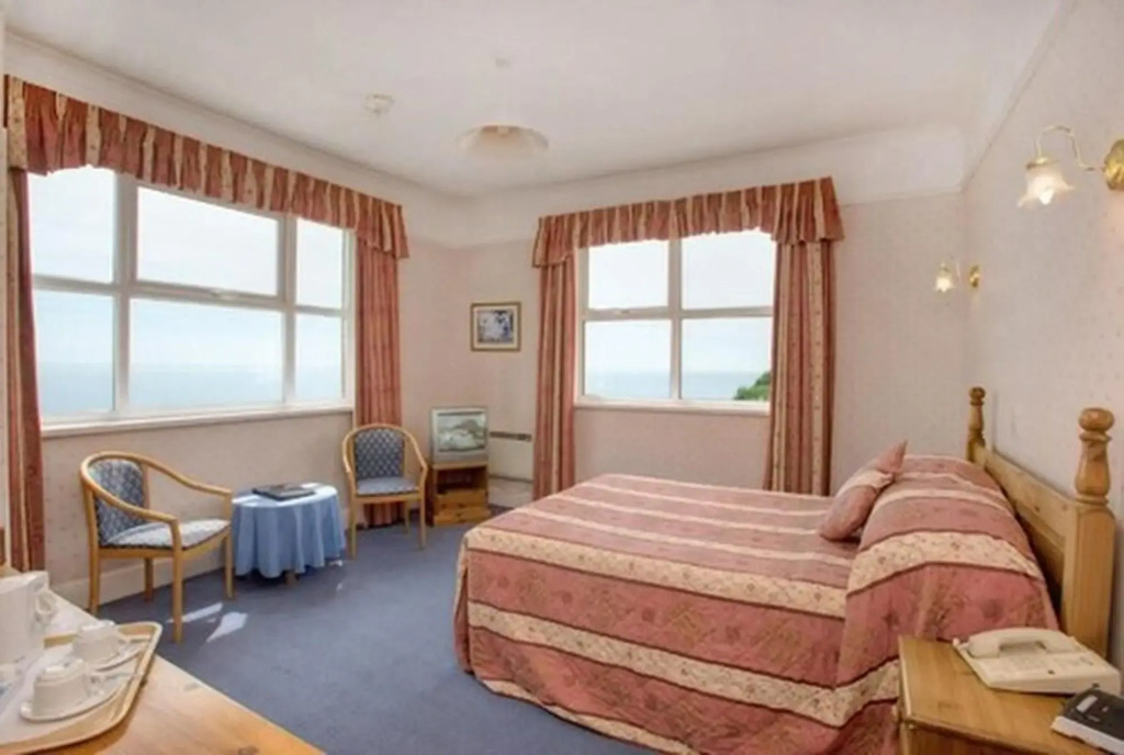 Channel View Hotel