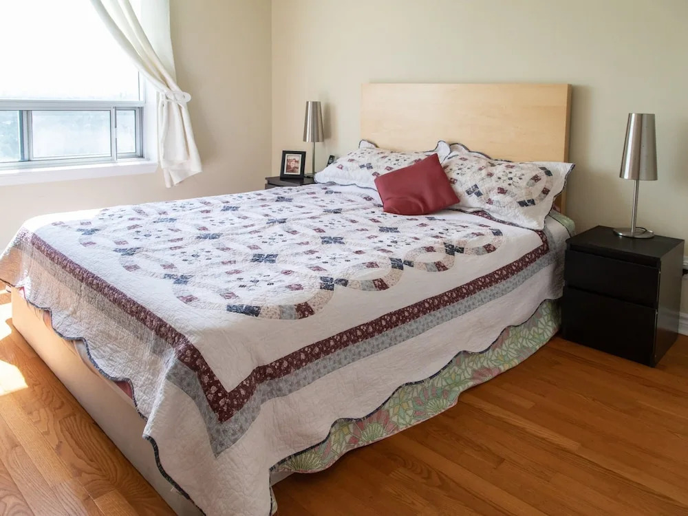 2 Bedroom North York Condo With a Pool and Gym
