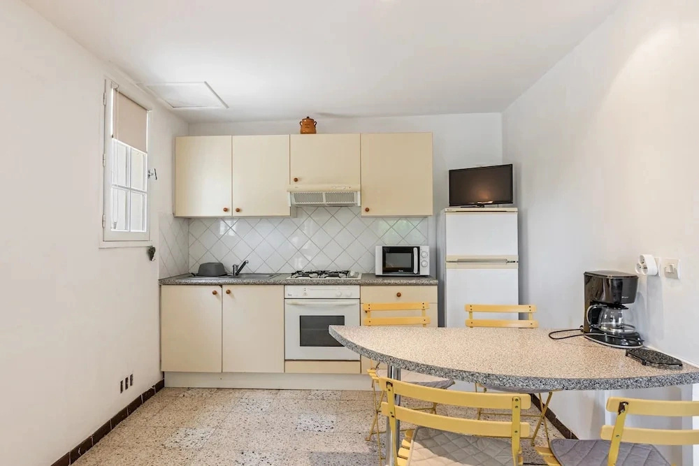 Flat in a Beautiful Building With Pool