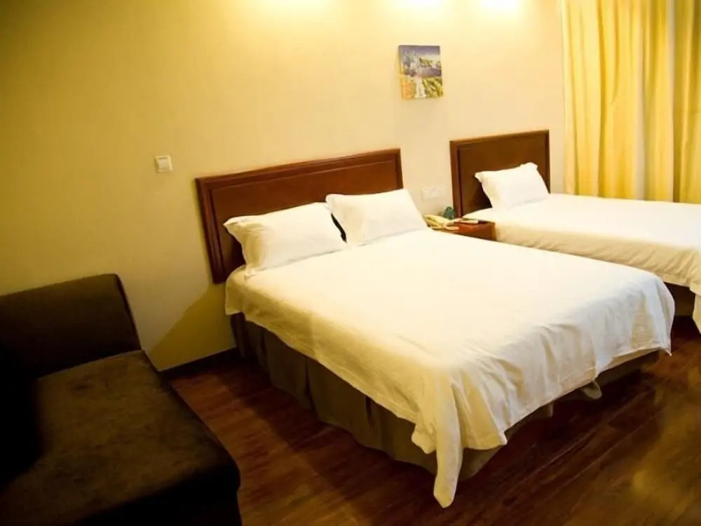 GreenTree Inn Jiangsu Suzhou Kunshan Huaqiao House