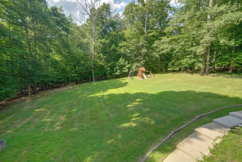 Spacious & Serene Lake Ridge Retreat w/ Game Room!