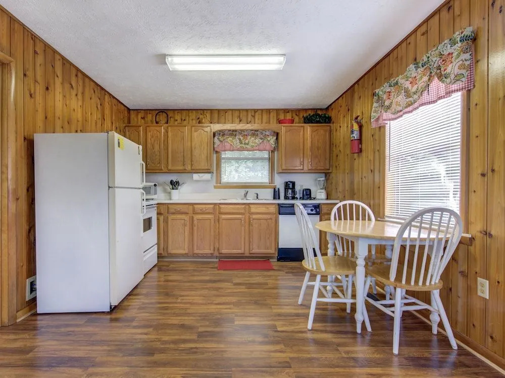 Leconte View 1 by Jackson Mountain Homes