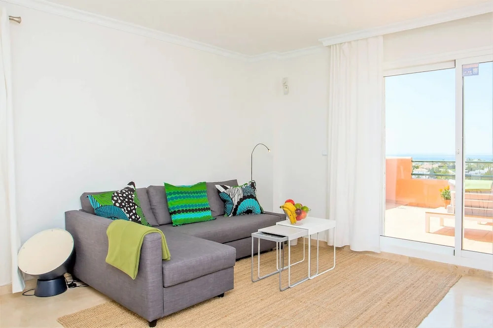 Duplex, Penthouse, 2/2 with Spectacular Views TV27