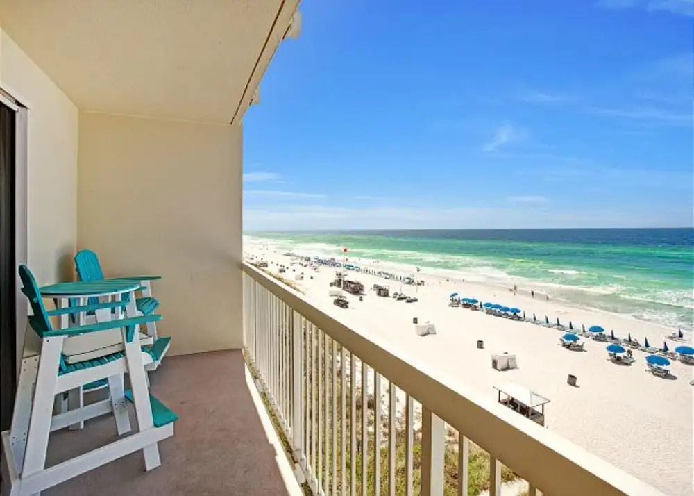 Celadon: Unit 407 by Forehand Rentals