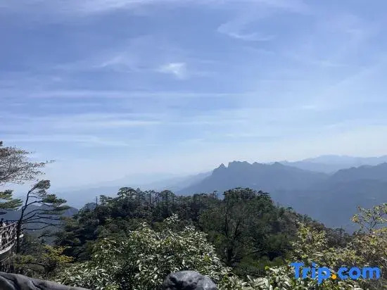 Sanqing Mountain Hongshan Homestay (Gangshou Cableway Station)