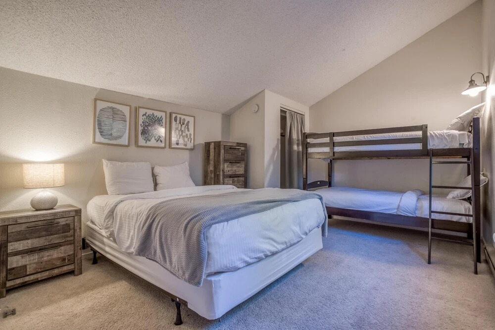 Ski House 214