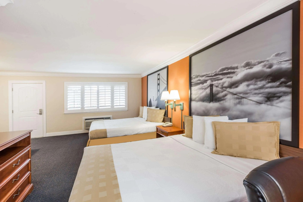 Aura Inn Monterey