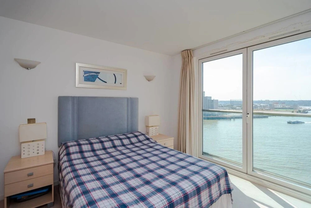 Stylish Modern 2 Bedroom Apartment