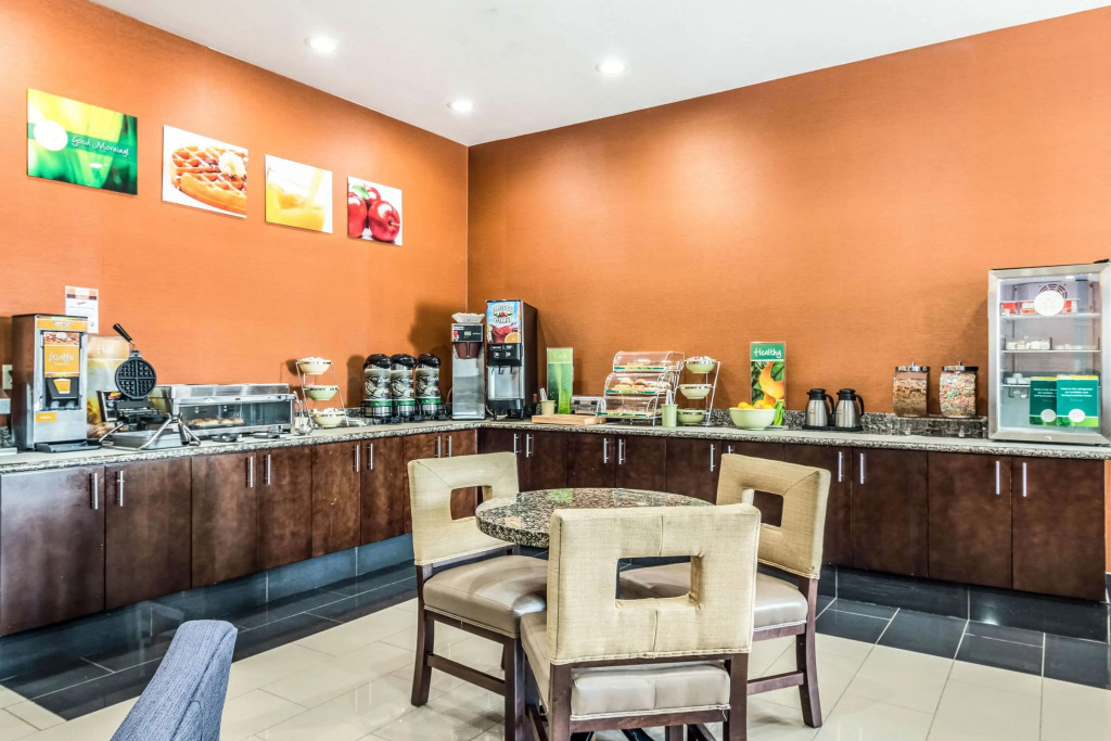 Quality Inn & Suites Salem near I-57