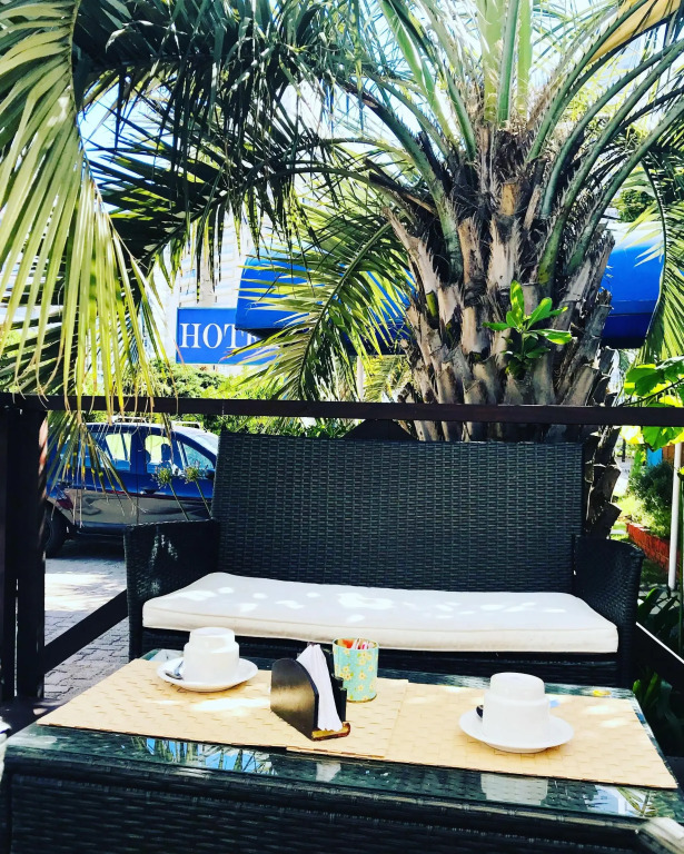 Blu Inn