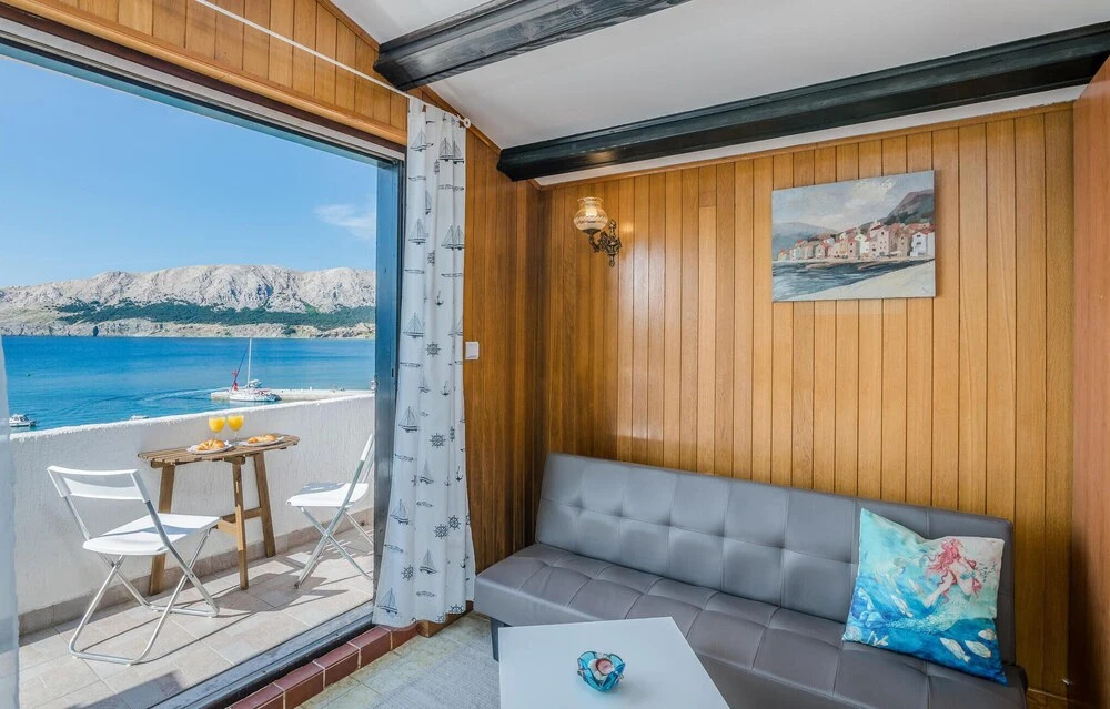 2 Bedroom Gorgeous Home In Baska