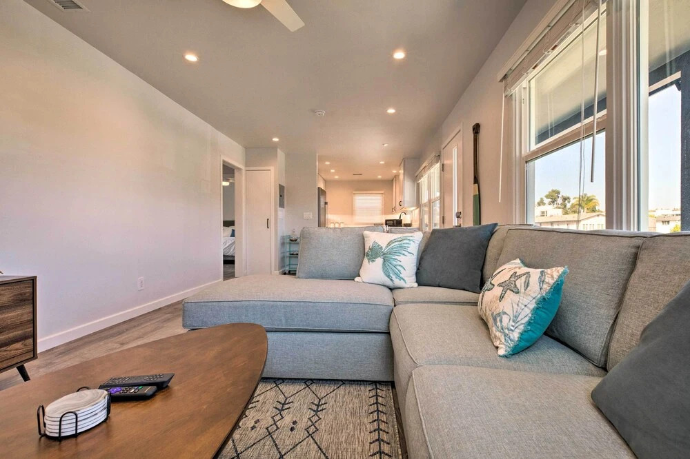 Charming San Diego Apartment - Walk to Bay!