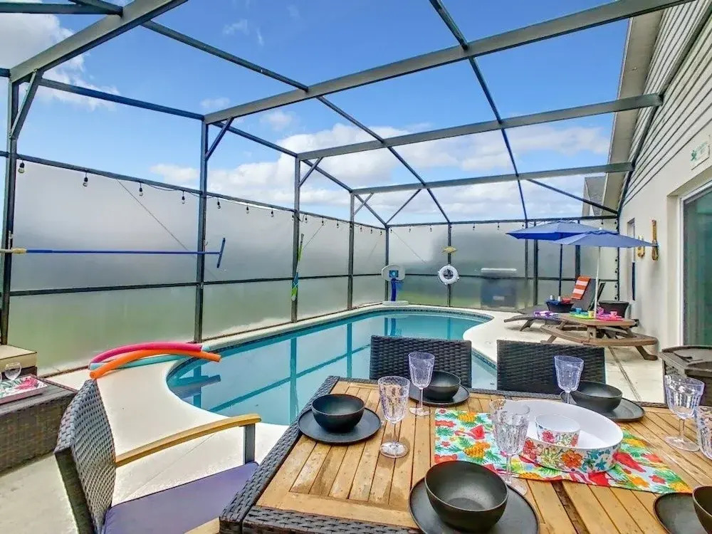 Beautiful Windsor Palms 4 Bed South Facing Pool 4 Bedroom Villa by RedAwning