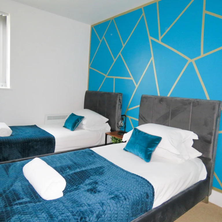 Tudors eSuites Two Bedroom & Balcony