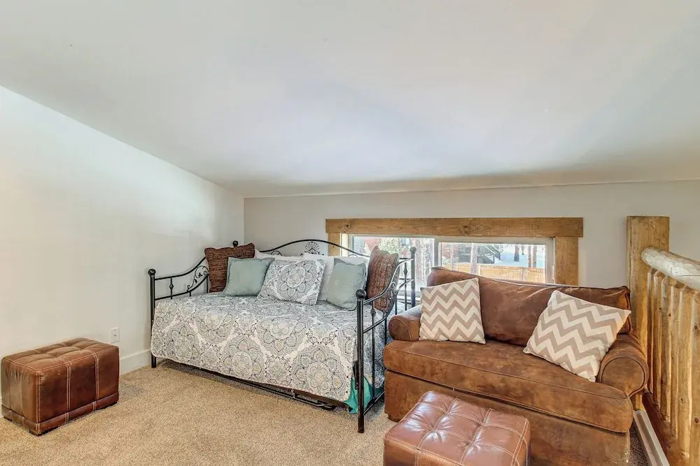 1 Mi to Lake: Chic Arizona Cabin w/ Large Porch!