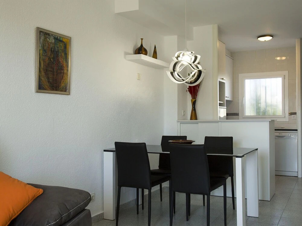 Spacious Holiday Home in Torroella de Montgrí With Swimming Pool