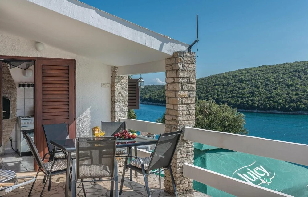 Beautiful Home in Krnica With Wifi and 2 Bedrooms