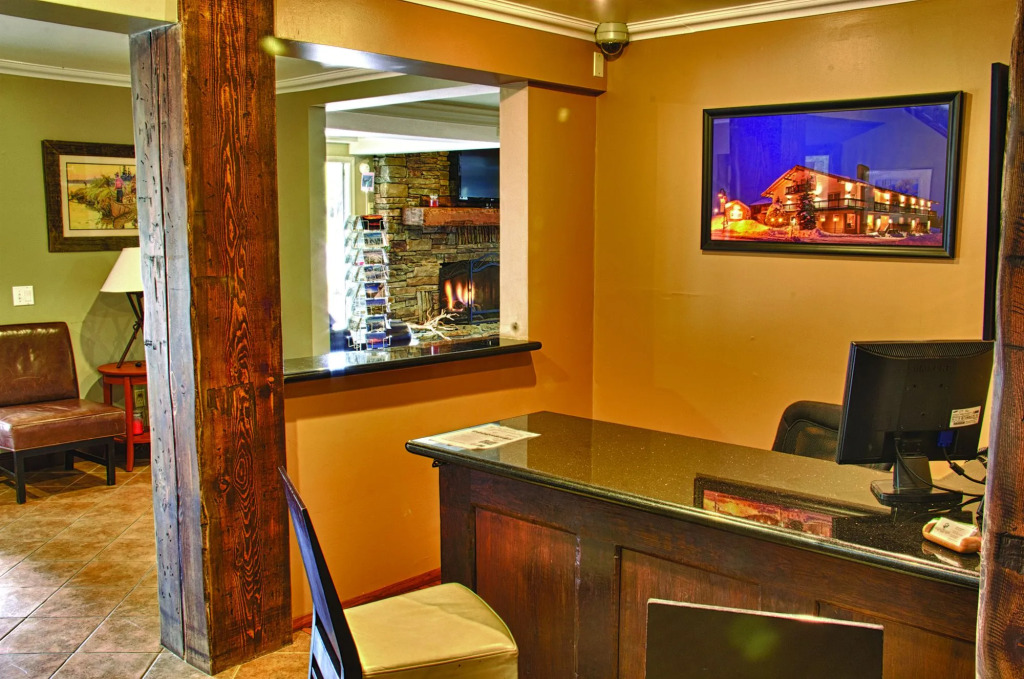 The Mammoth Creek Inn