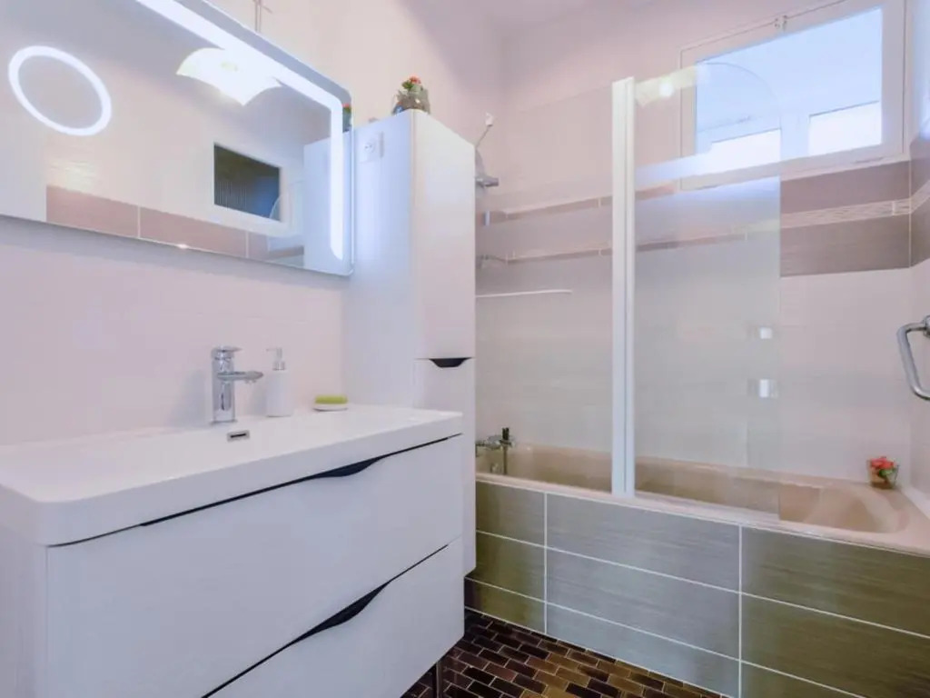 Gîte Pougy, 3 pièces, 5 personnes - FR-1-543-79